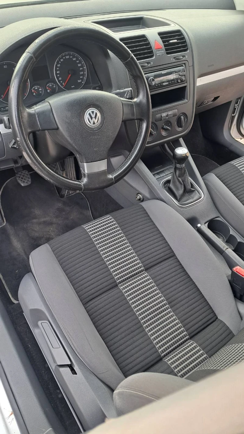 VW Golf 1.6 LPG, снимка 10 - Автомобили и джипове - 48140353