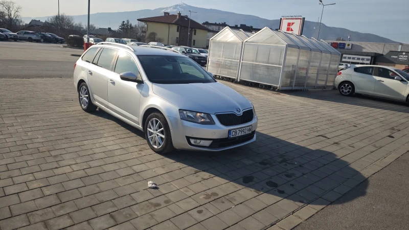 Skoda Octavia 86000 км, Кожа, Нави, Камери, снимка 3 - Автомобили и джипове - 48469821