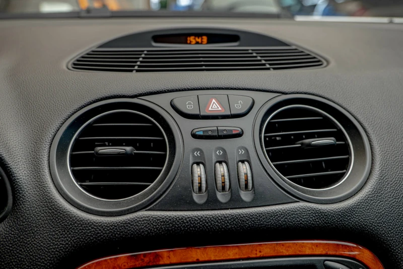 Mercedes-Benz SL 500 V8/ABC/AIR Matic/Distronic/Harman Kardon/BiXenon, снимка 10 - Автомобили и джипове - 50650457