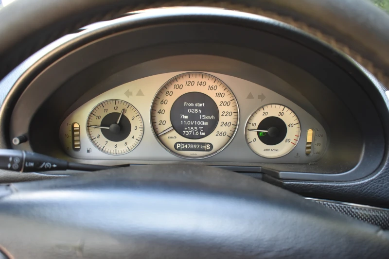 Mercedes-Benz E 320 AMG PACK / DESIGNO, снимка 15 - Автомобили и джипове - 51286325