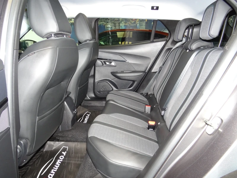 Peugeot 2008 1.5BLUE HDI ALLURE EAT8 131, снимка 13 - Автомобили и джипове - 51180725