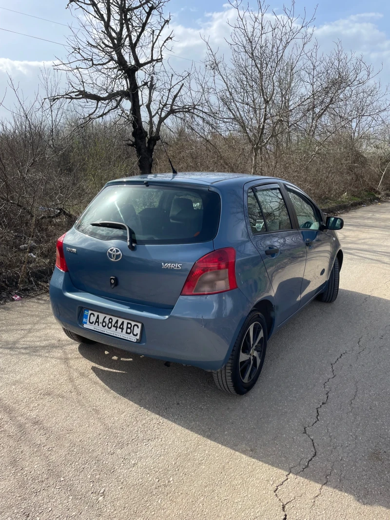 Toyota Yaris 1.0i, обслужена, каско, климатик, перфектна, снимка 5 - Автомобили и джипове - 52191873