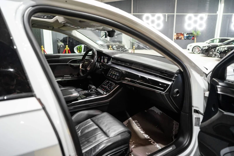 Audi A8 50TDI QUATTRO LONG MATRIX MEGA FULL ЛИЗИНГ 100%, снимка 14 - Автомобили и джипове - 52998310