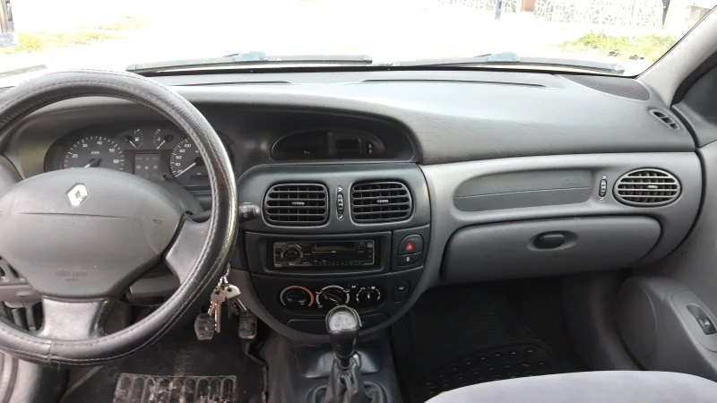 Renault Megane Фейслифт., снимка 3 - Автомобили и джипове - 53101720