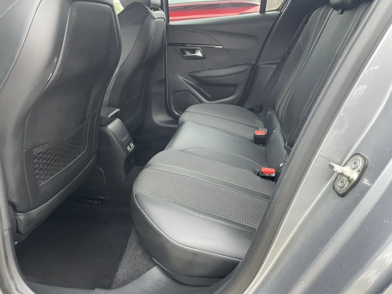 Peugeot 208 GT, снимка 17 - Автомобили и джипове - 53229705