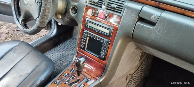 Mercedes-Benz 320 CDI, снимка 13 - Автомобили и джипове - 53287956