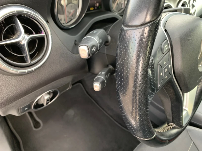 Mercedes-Benz CLA 220 2.2* СМЕНЕНИ ВЕРИГИ* КАМЕРА* ПАРК АСИСТ* НАВИ* SPO, снимка 10 - Автомобили и джипове - 53315148