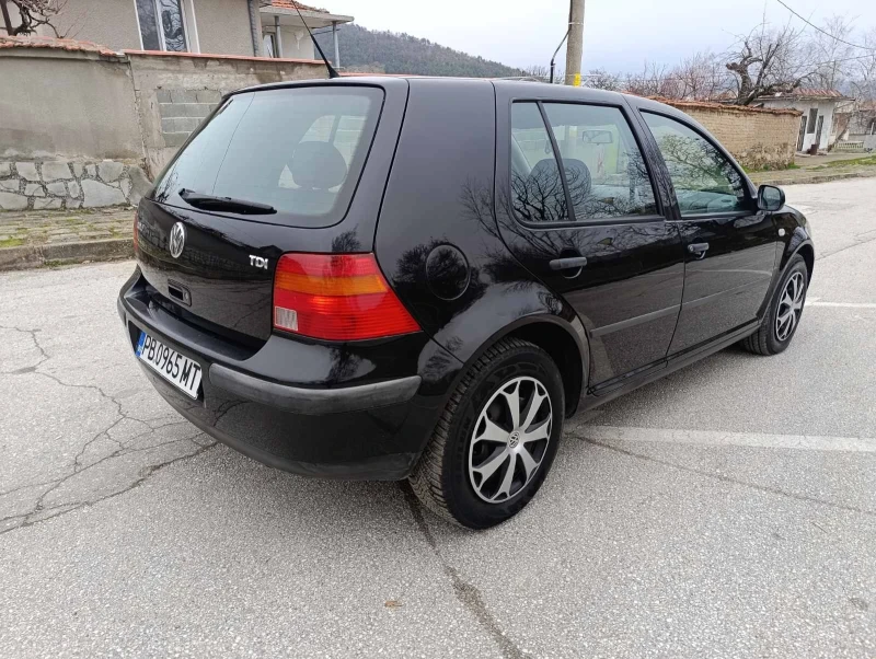 VW Golf 1.9 TDI/110 Клима* * , снимка 8 - Автомобили и джипове - 53423615