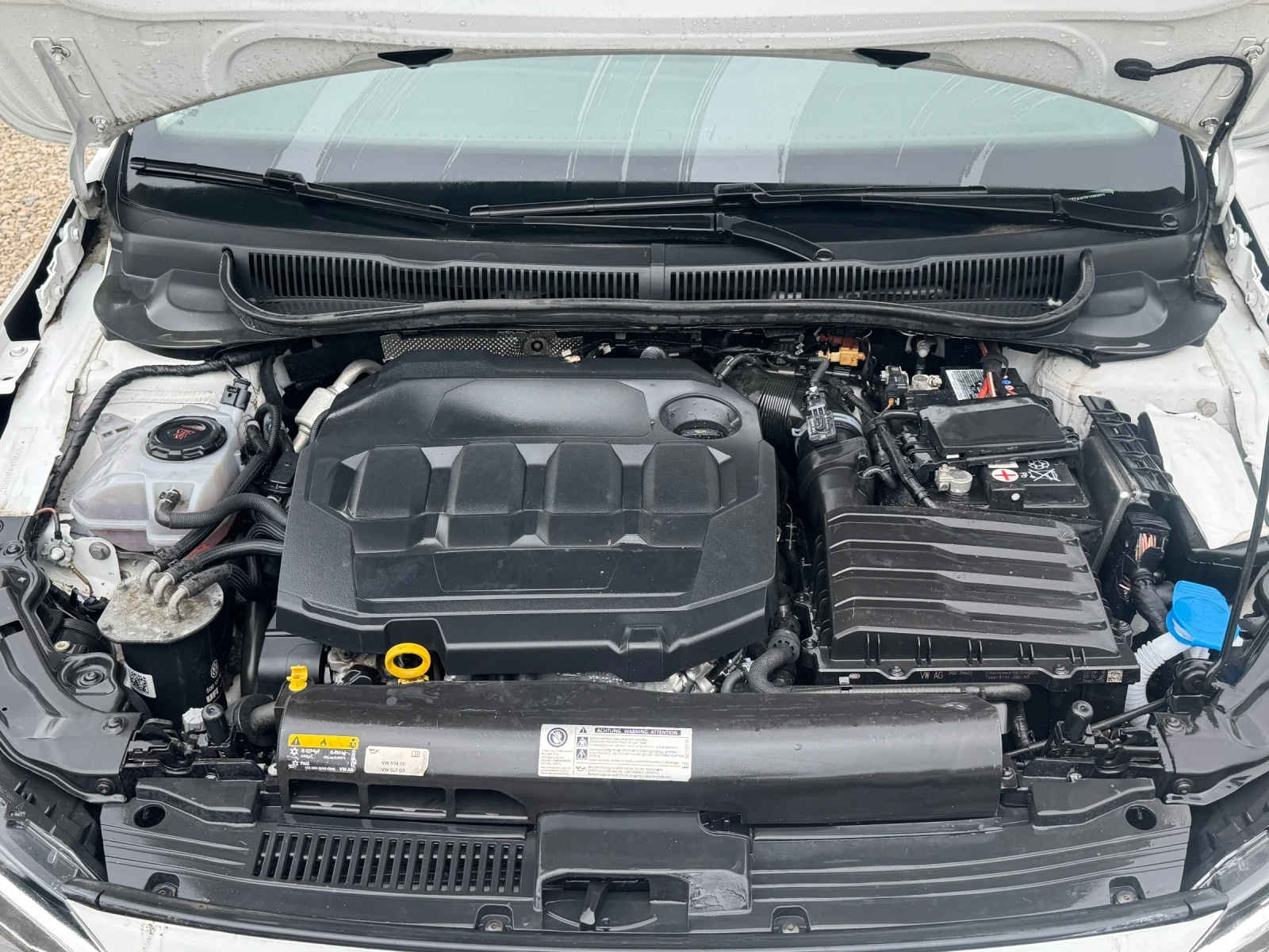 VW Polo 1.6 TDI, снимка 16 - Автомобили и джипове - 50087688