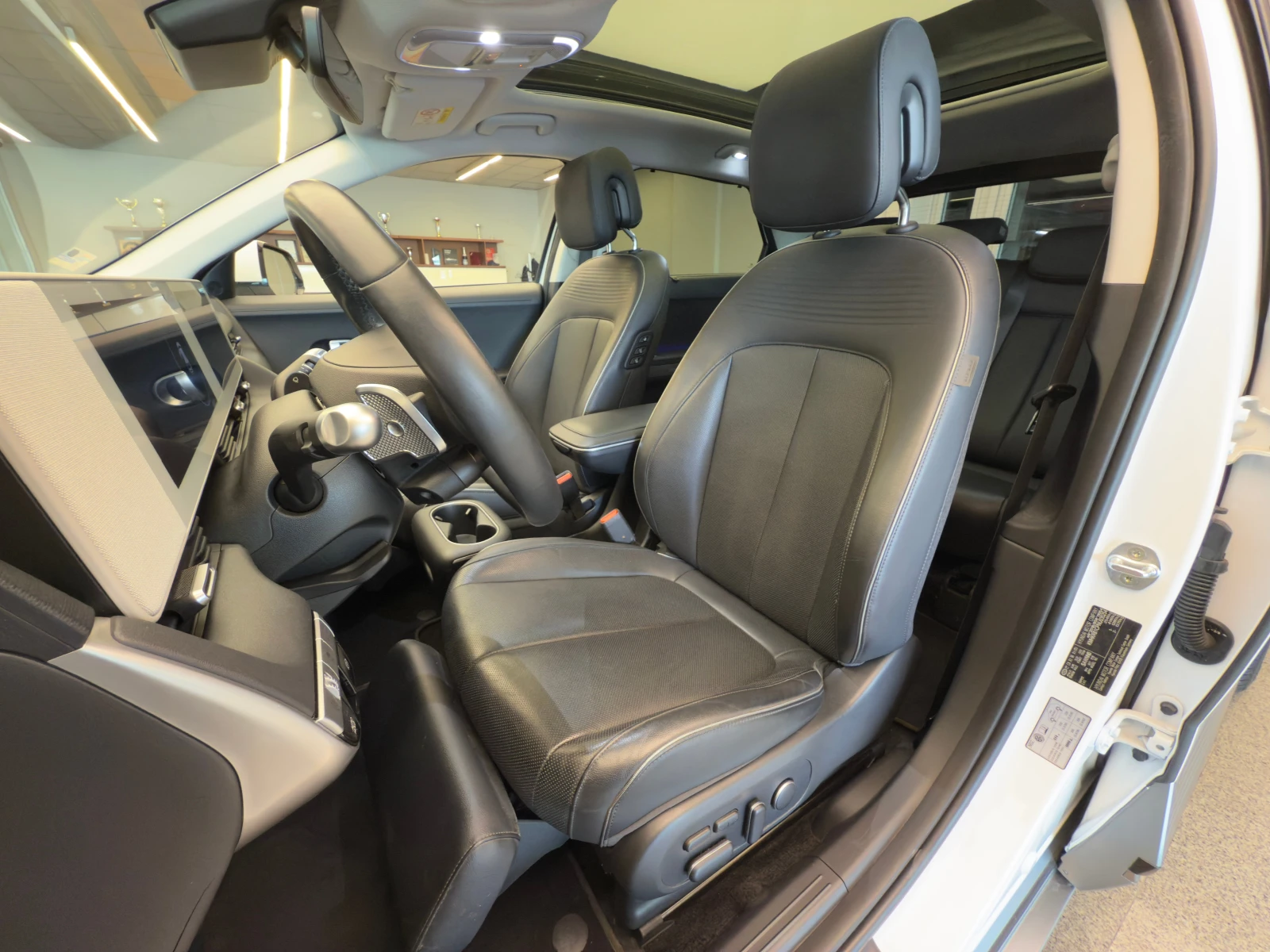 Hyundai Ioniq 5 Hyundai IONIQ 5 73 kWh PREMIUM AWD - изображение 10