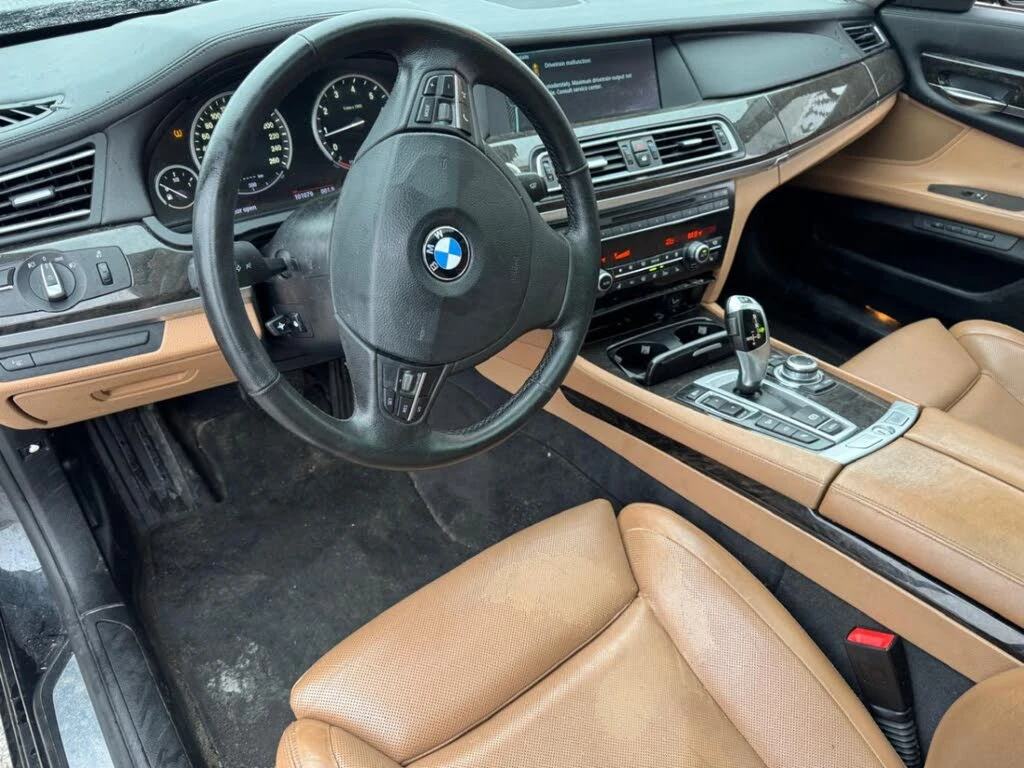BMW 750 * АВТО КРЕДИТ* ЦЕНА ДО БГ * CARFAX *  - изображение 8
