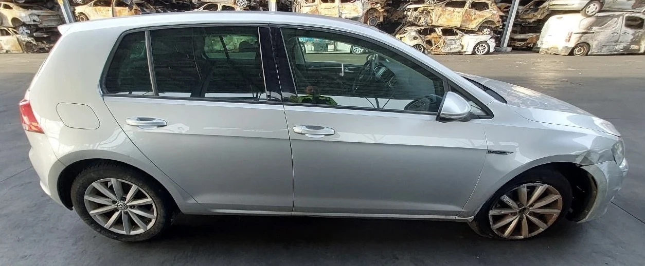 VW Golf 1.6TDI NAVI - изображение 4