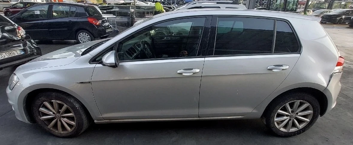 VW Golf 1.6TDI NAVI - изображение 8