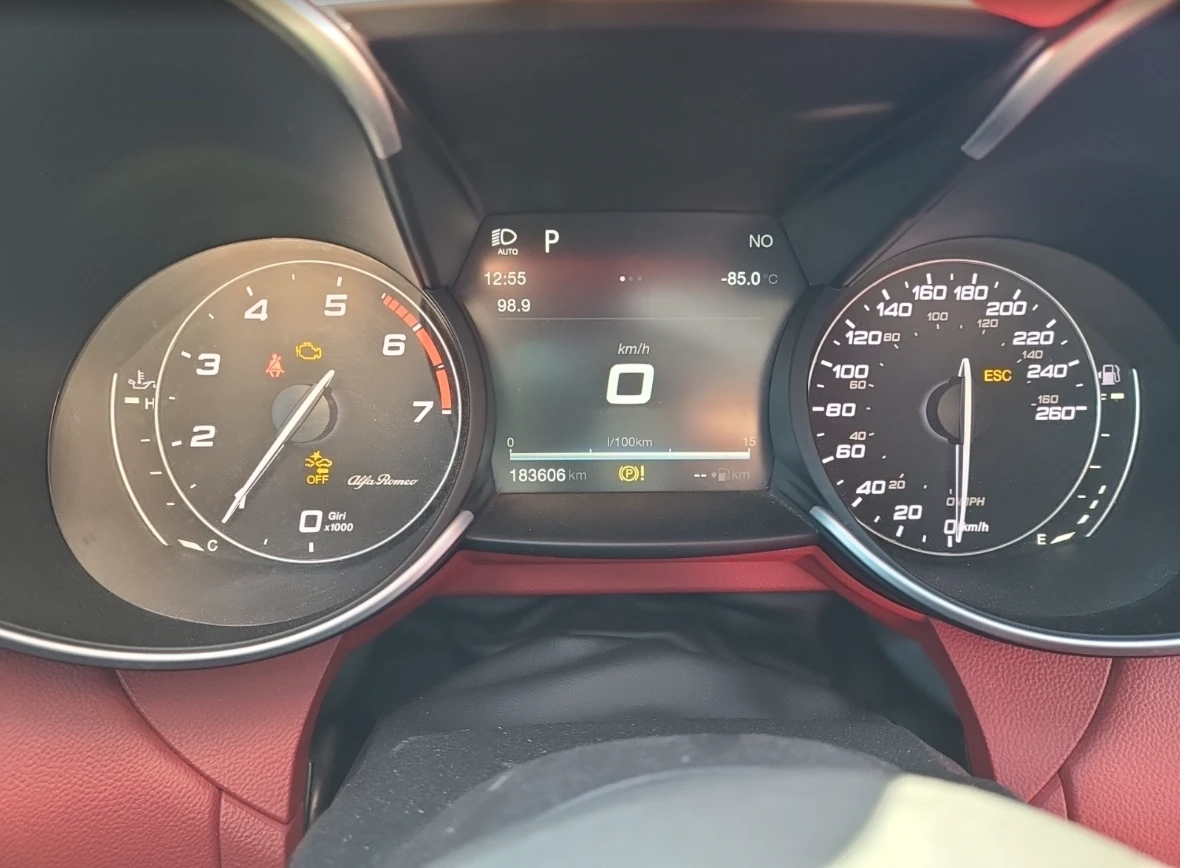 Alfa Romeo Giulia 4DR SDN AWD - изображение 7