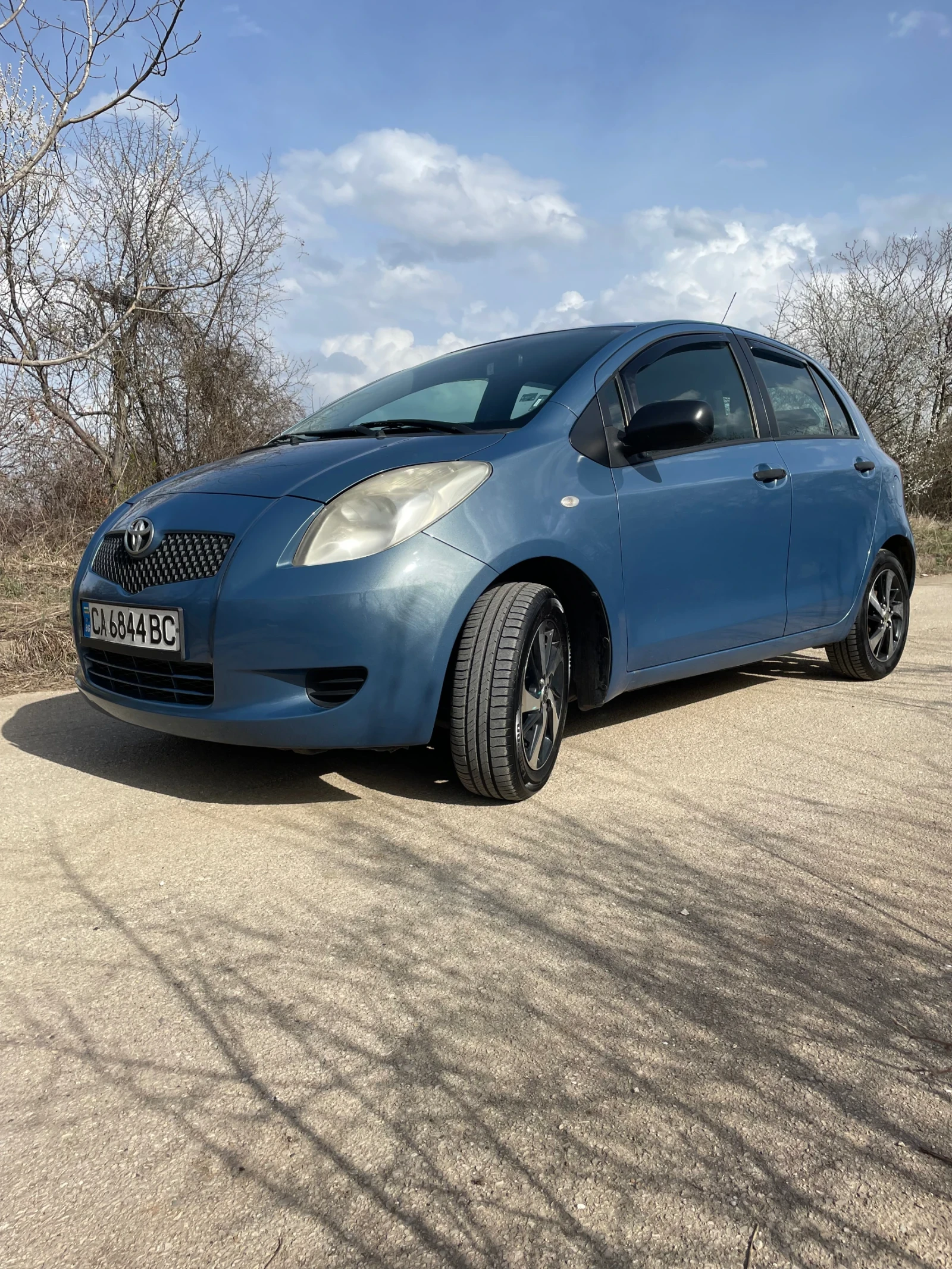 Toyota Yaris 1.0i, обслужена, каско, климатик, перфектна - изображение 7