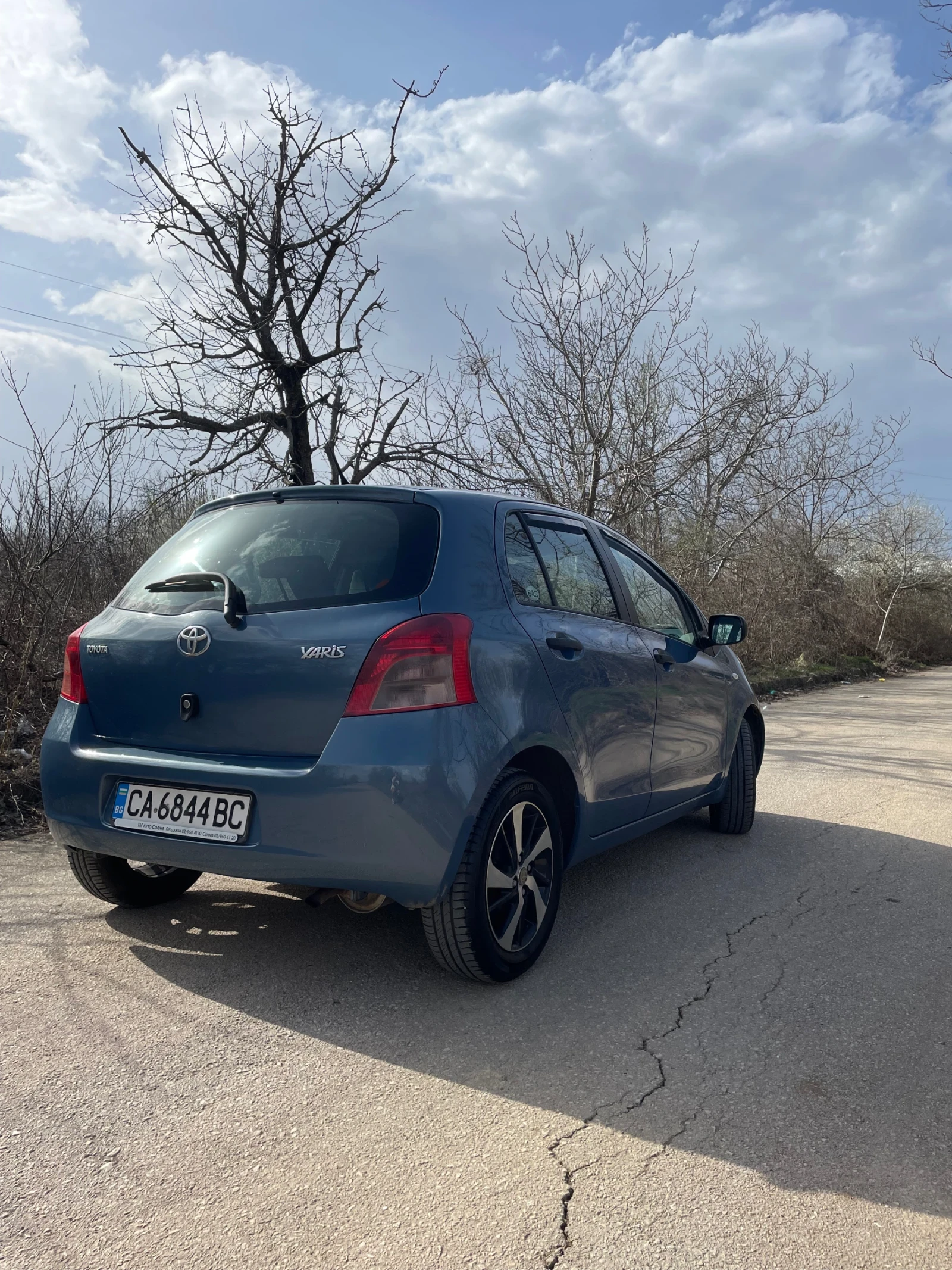 Toyota Yaris 1.0i, обслужена, каско, климатик, перфектна - изображение 3