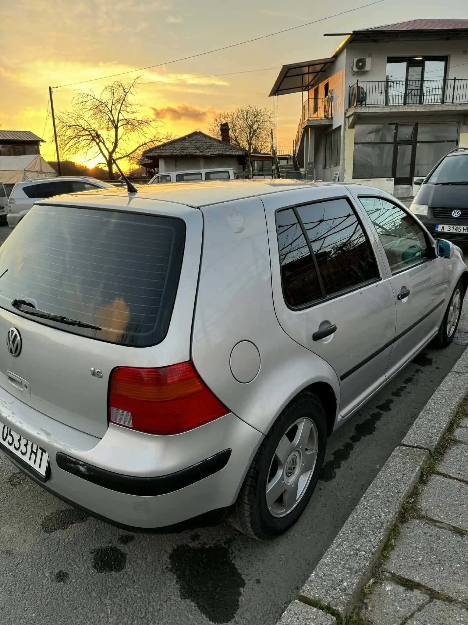 VW Golf 1.6i, снимка 2 - Автомобили и джипове - 53840565