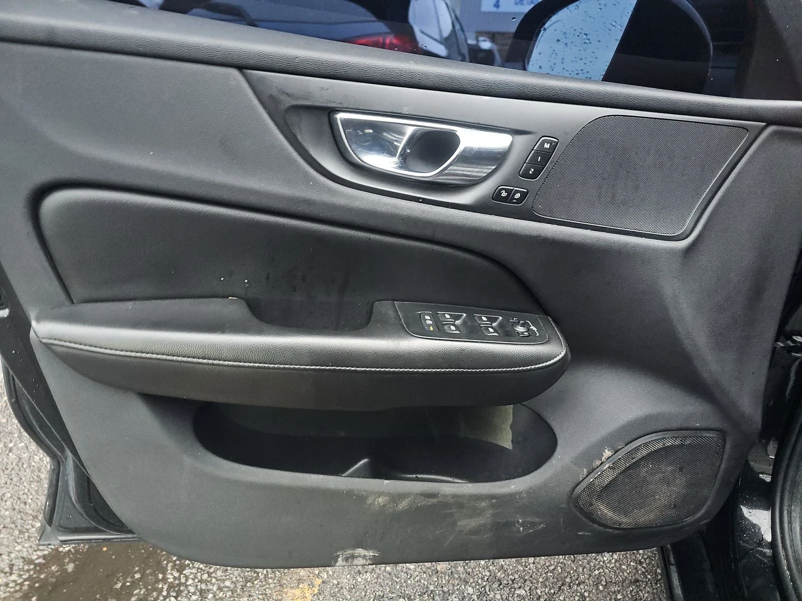 Volvo S60 Recharge Plug-In Hybrid T8 R-Design Expression, снимка 10 - Автомобили и джипове - 53851685