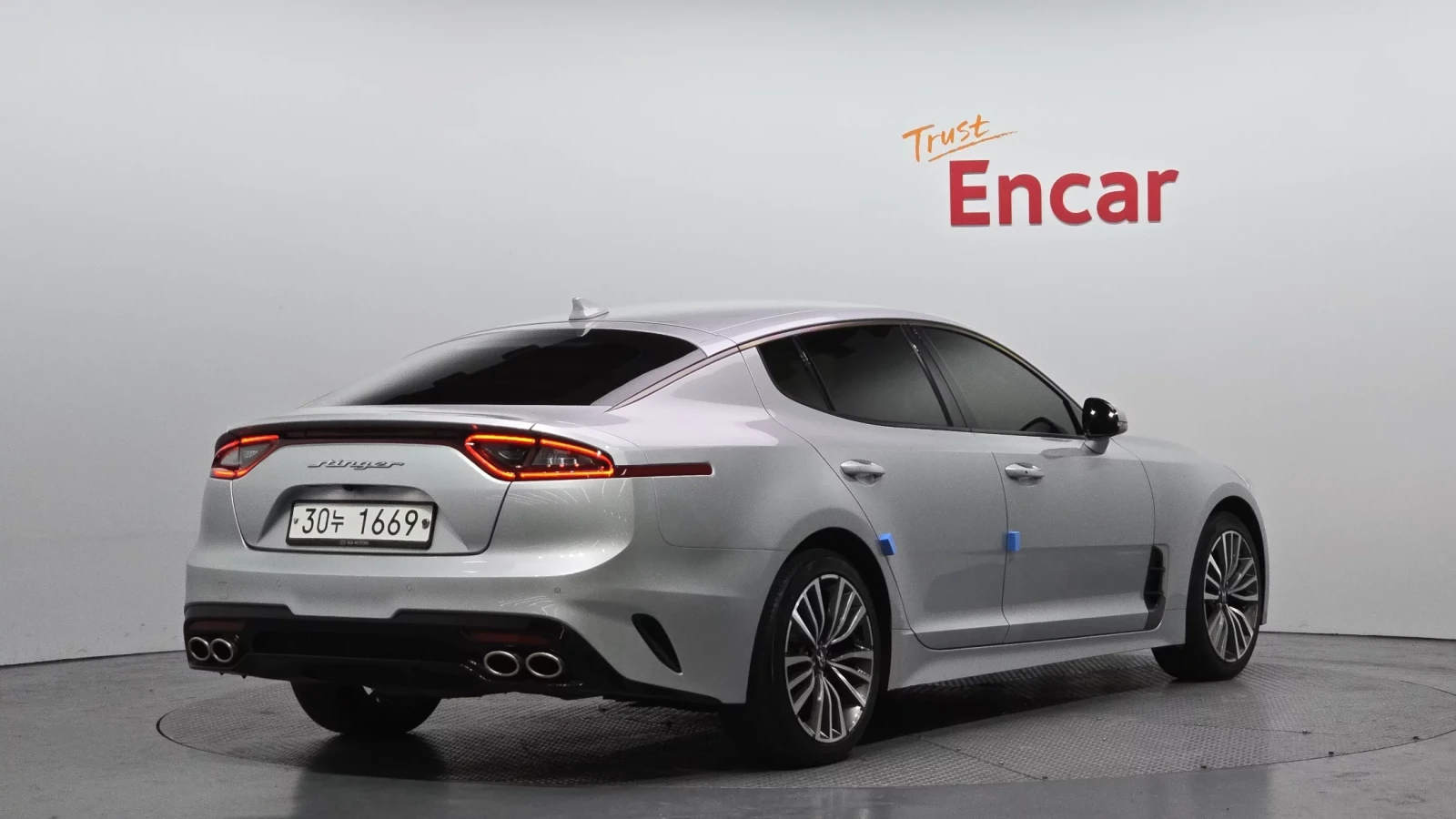 Kia Stinger Обдухване * Подгрев Волан * 91 000 КМ , снимка 2 - Автомобили и джипове - 54481912