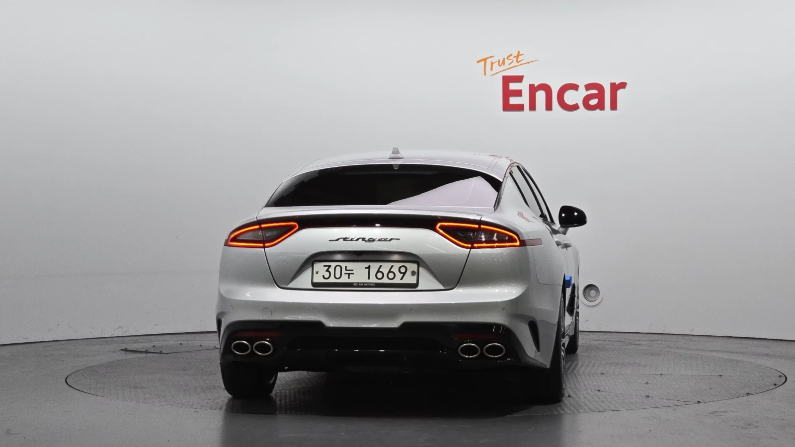 Kia Stinger Обдухване * Подгрев Волан * 91 000 КМ , снимка 4 - Автомобили и джипове - 54481912