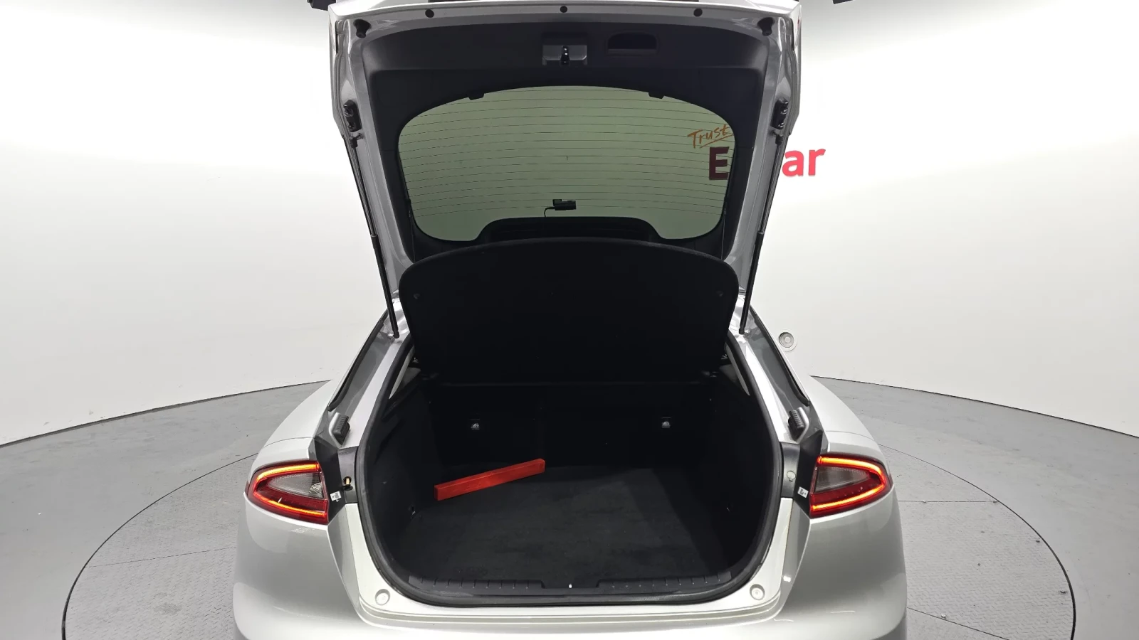 Kia Stinger Обдухване * Подгрев Волан * 91 000 КМ , снимка 15 - Автомобили и джипове - 54481912