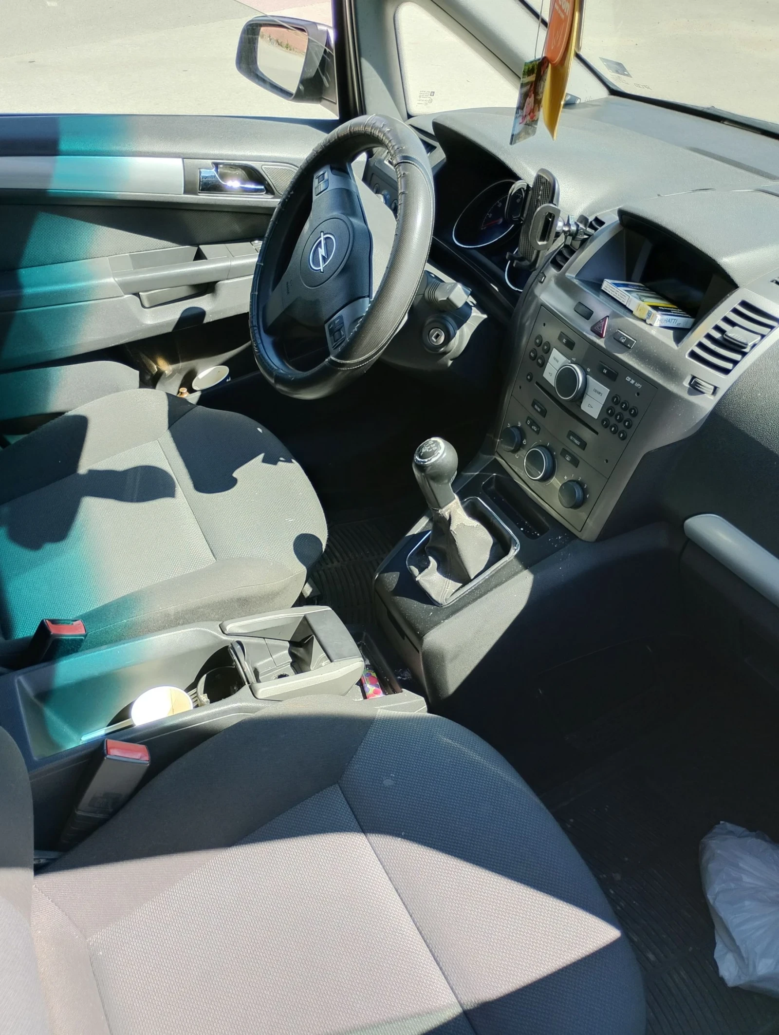 Opel Zafira Продавам 7 местен миниван 1.8 бензин, снимка 5 - Автомобили и джипове - 54597177