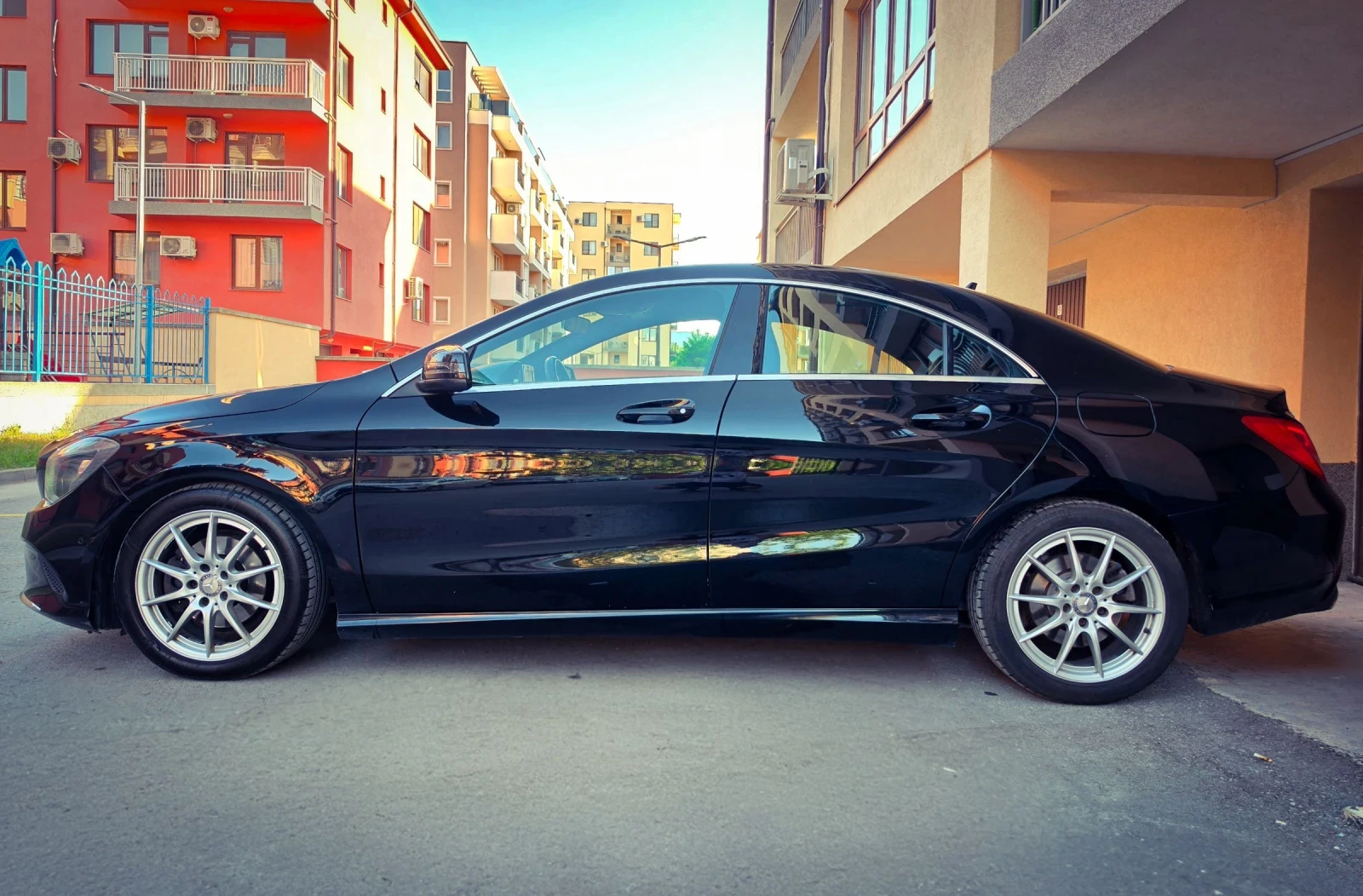 Mercedes-Benz CLA 200, снимка 4 - Автомобили и джипове - 54722762