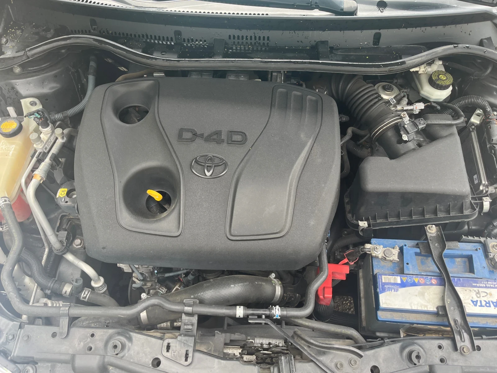 Toyota Auris 1.4 D4D, снимка 16 - Автомобили и джипове - 54891649
