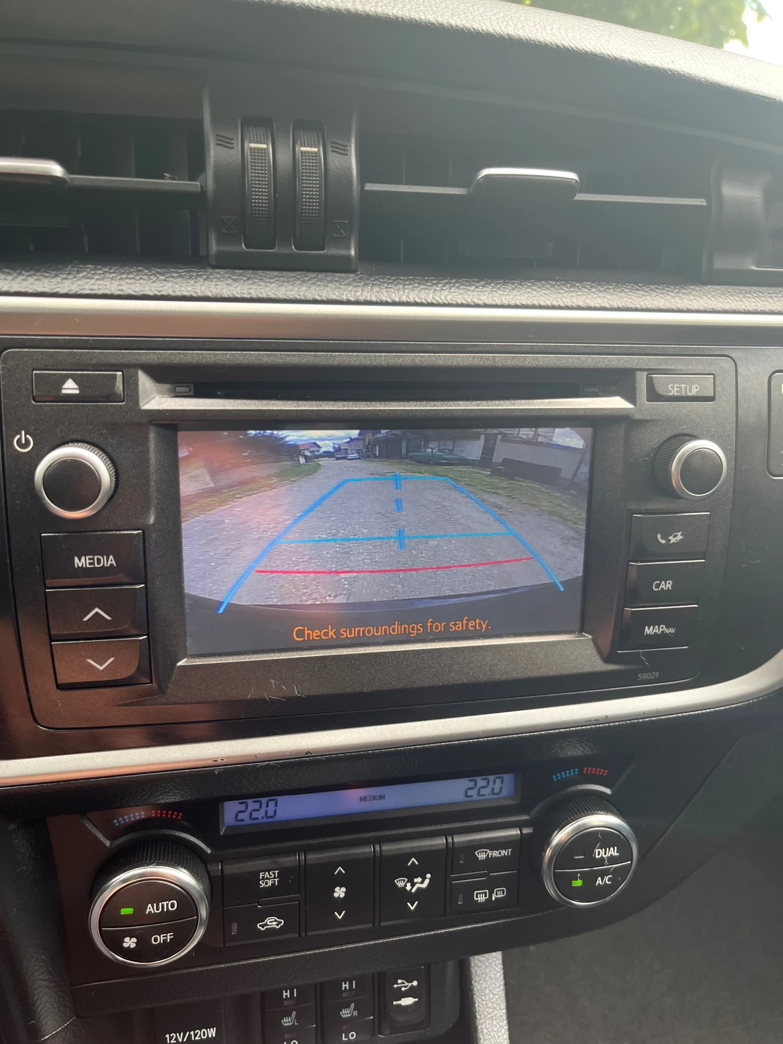 Toyota Auris 1.4 D4D, снимка 14 - Автомобили и джипове - 54891649