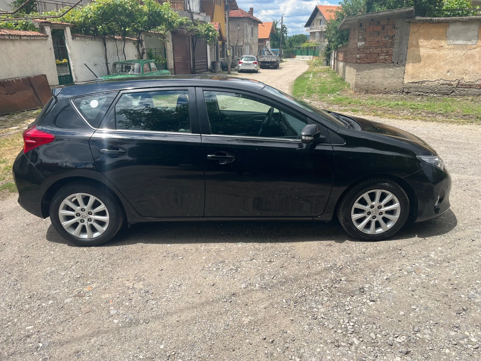 Toyota Auris 1.4 D4D, снимка 3 - Автомобили и джипове - 54891649
