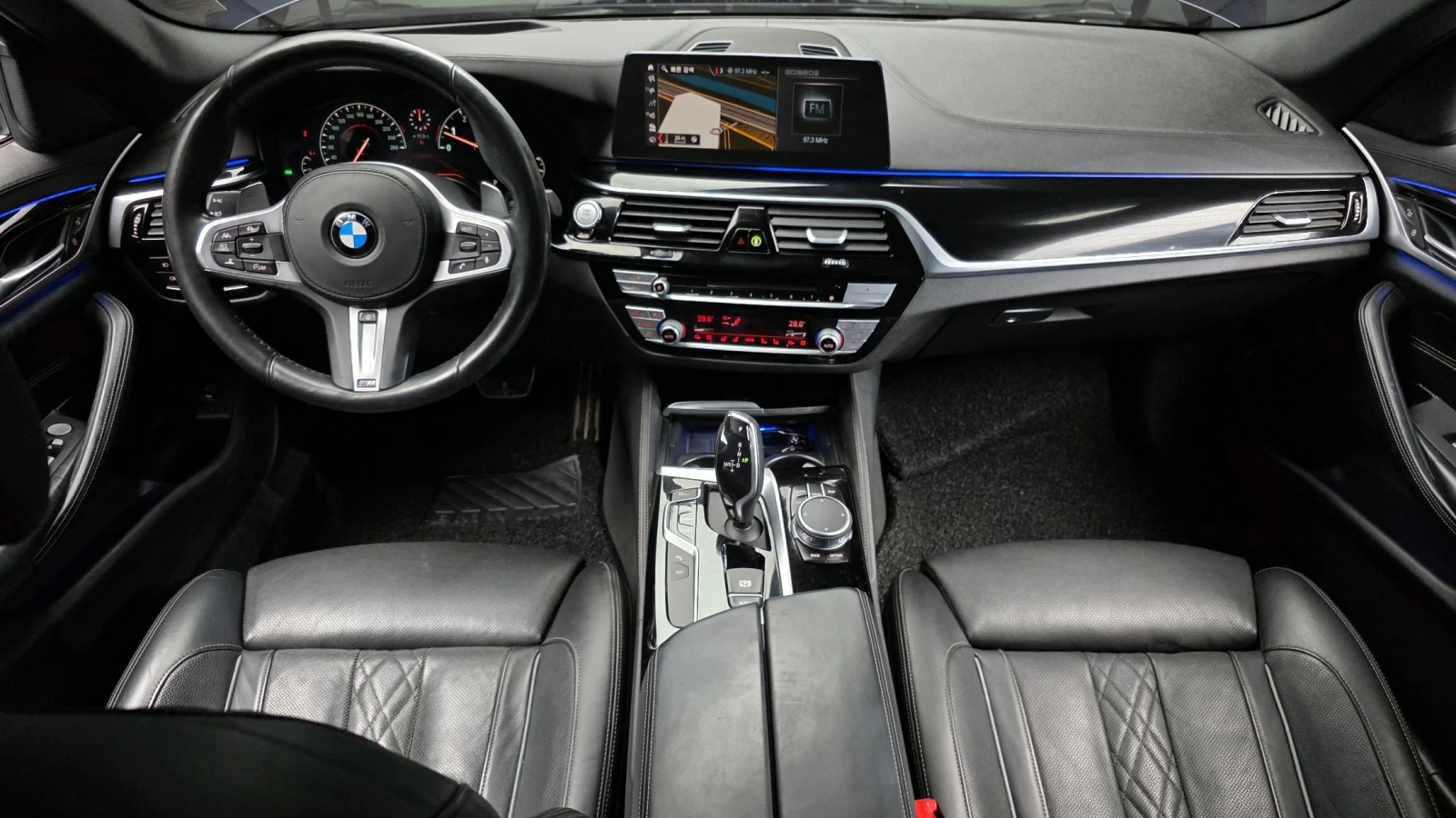BMW 530 М ПАКЕТ/360 КАМ/ОБДУХПОДГРЕВ/ШИБЕДАХ/ПАМЕТ/HUD/, снимка 5 - Автомобили и джипове - 55049771