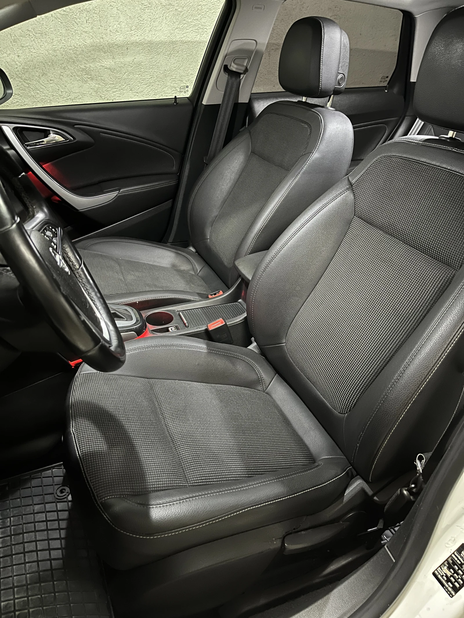 Opel Astra, снимка 16 - Автомобили и джипове - 55342268