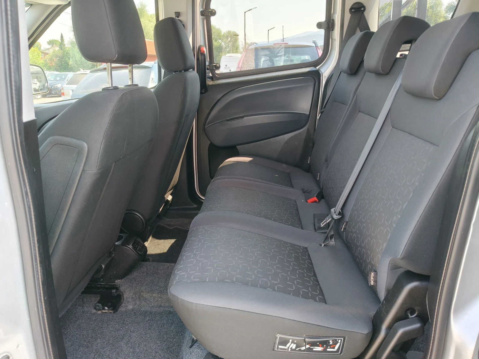 Fiat Doblo 1.3Mjet, снимка 11 - Автомобили и джипове - 55710895