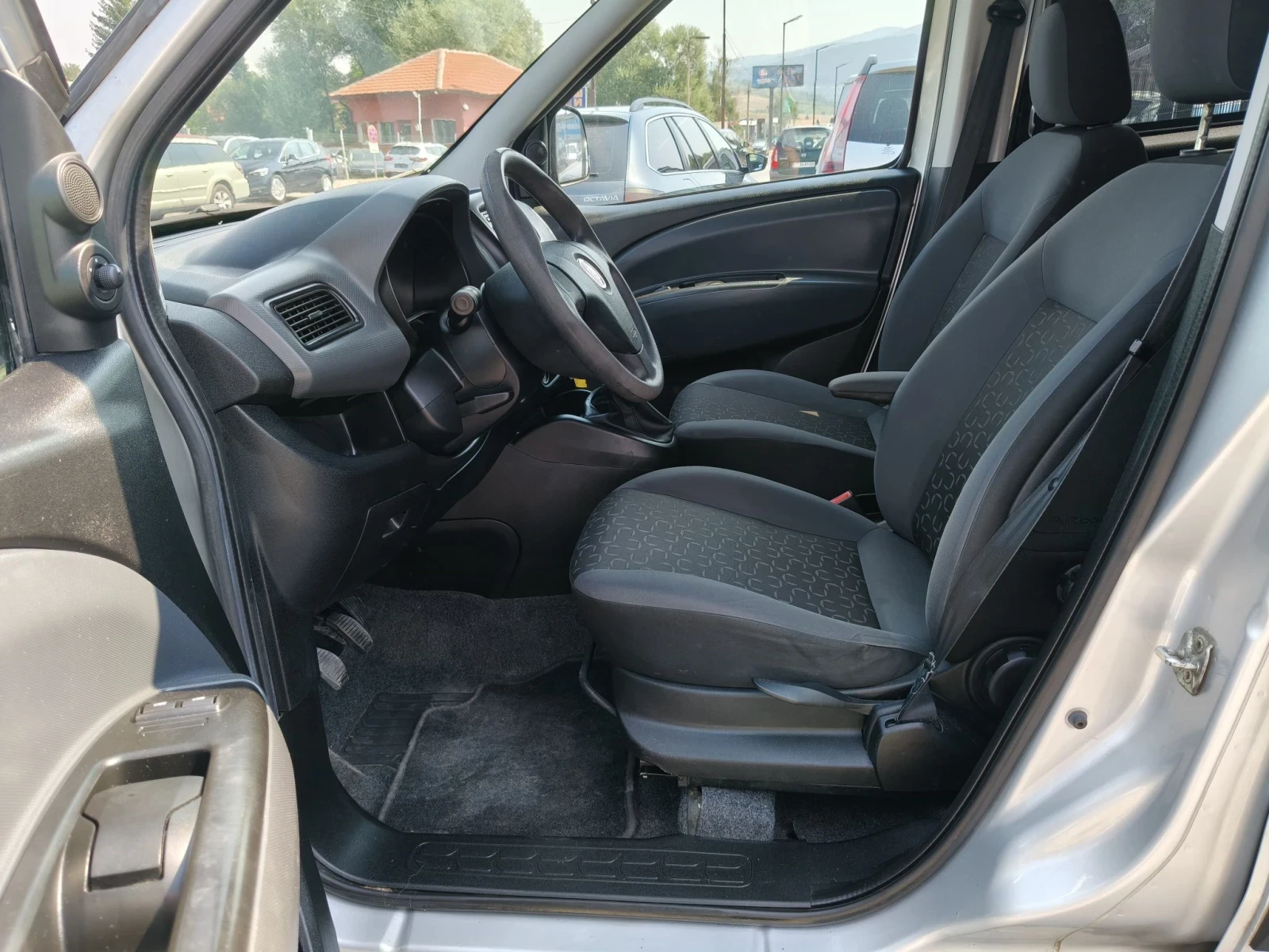 Fiat Doblo 1.3Mjet, снимка 9 - Автомобили и джипове - 55710895