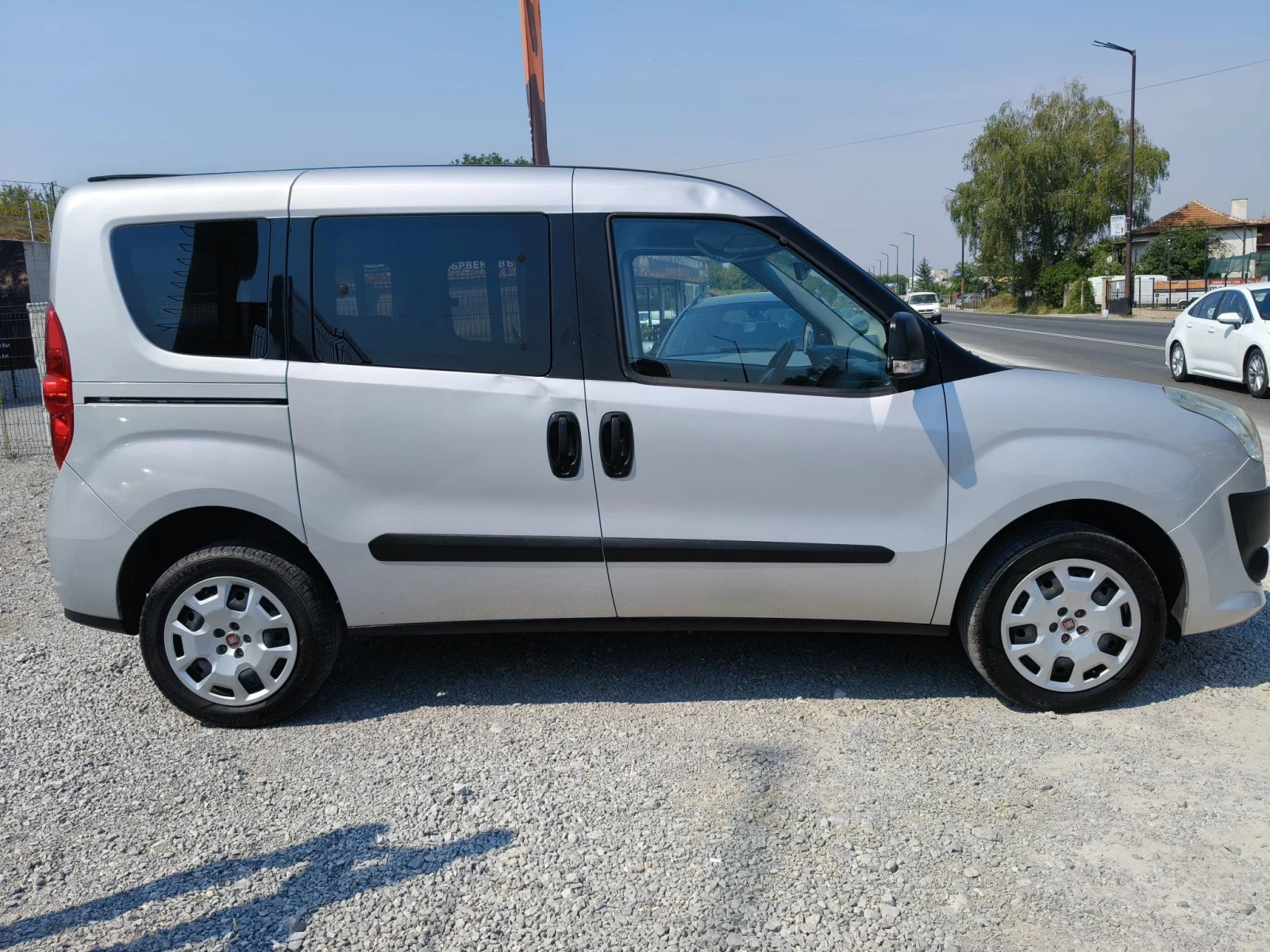 Fiat Doblo 1.3Mjet, снимка 8 - Автомобили и джипове - 55710895