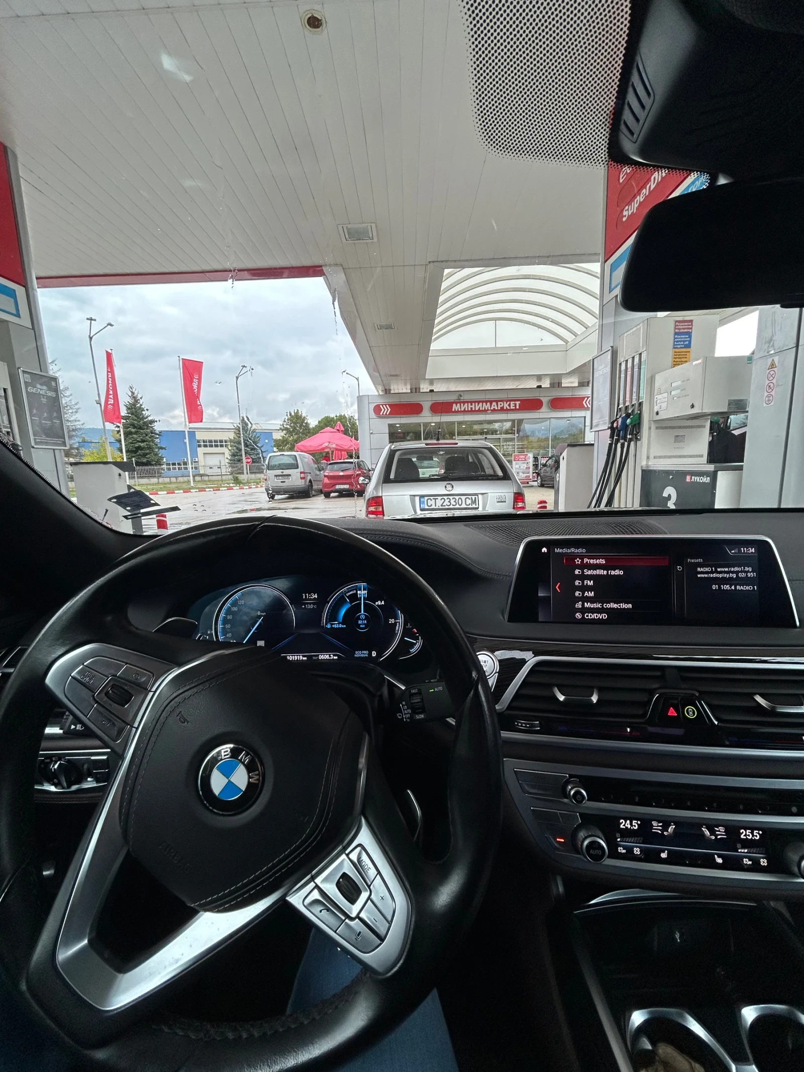 BMW 740, снимка 8 - Автомобили и джипове - 56333550