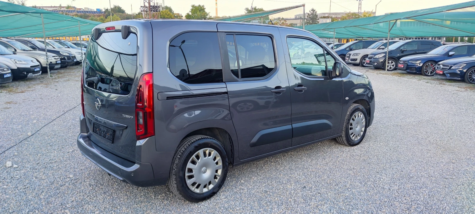 Opel Combo 1.5CDTI Life, снимка 4 - Автомобили и джипове - 56353344