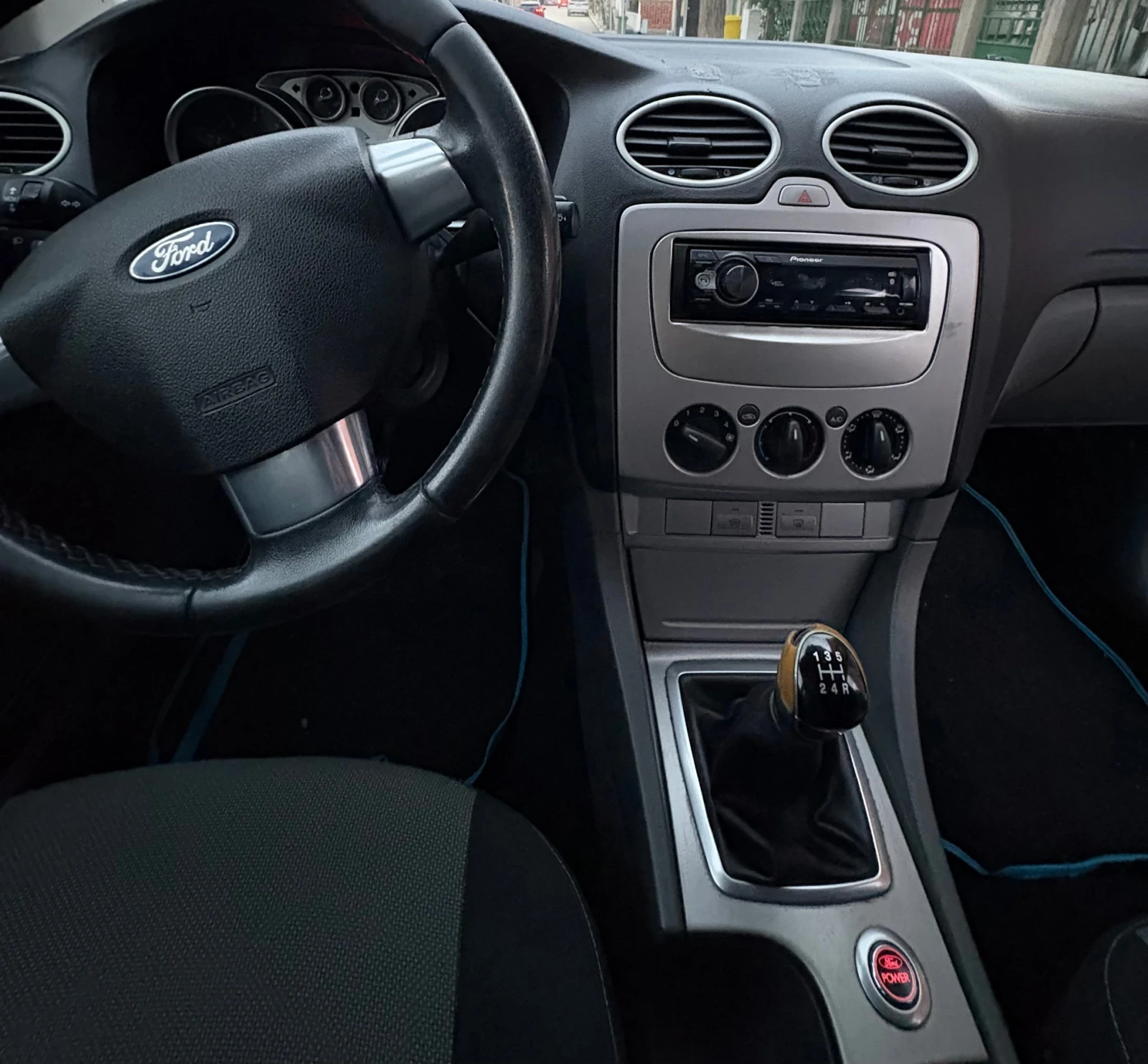 Ford Focus 1.6 бензин , снимка 9 - Автомобили и джипове - 56686263