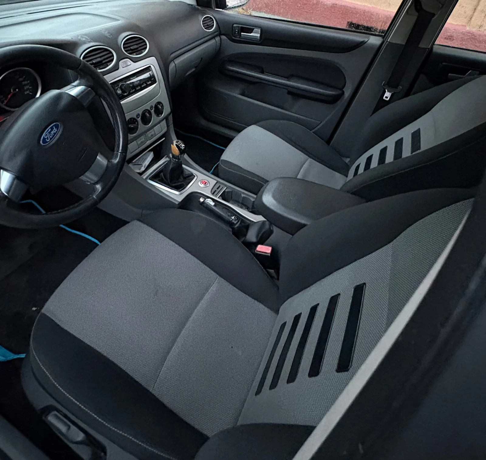 Ford Focus 1.6 бензин , снимка 5 - Автомобили и джипове - 56686263