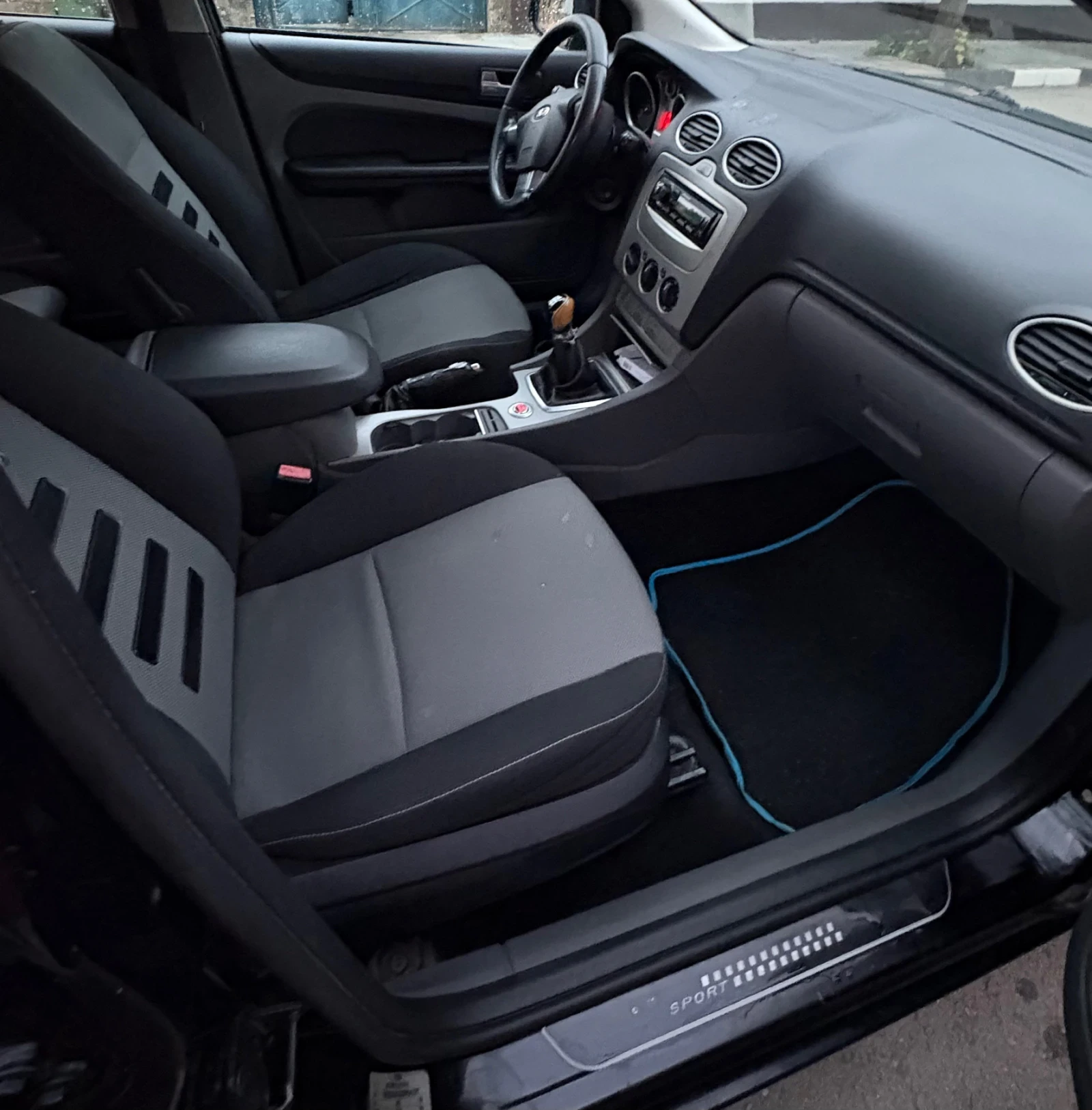 Ford Focus 1.6 бензин , снимка 6 - Автомобили и джипове - 56686263