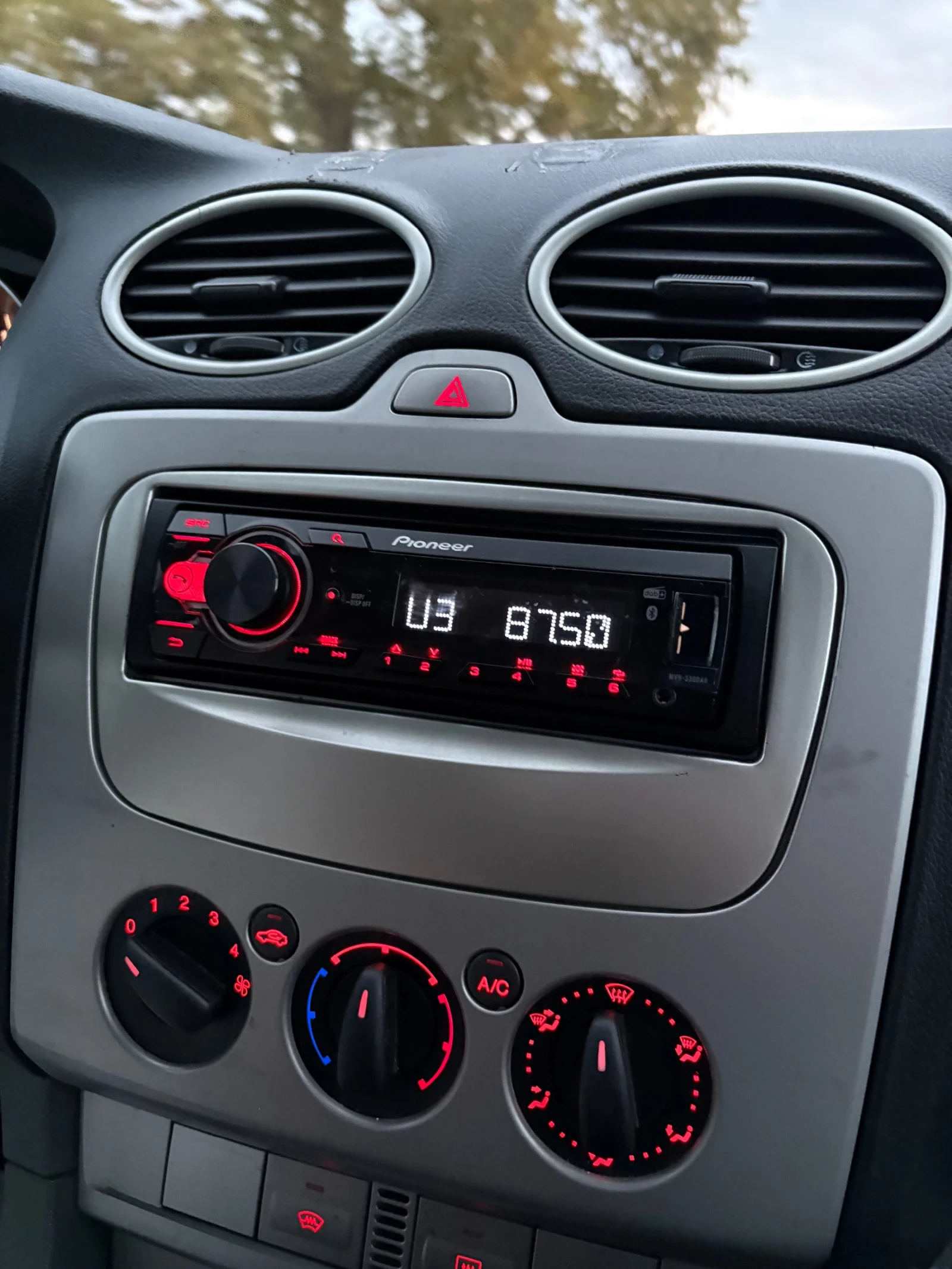 Ford Focus 1.6 бензин , снимка 10 - Автомобили и джипове - 56686263