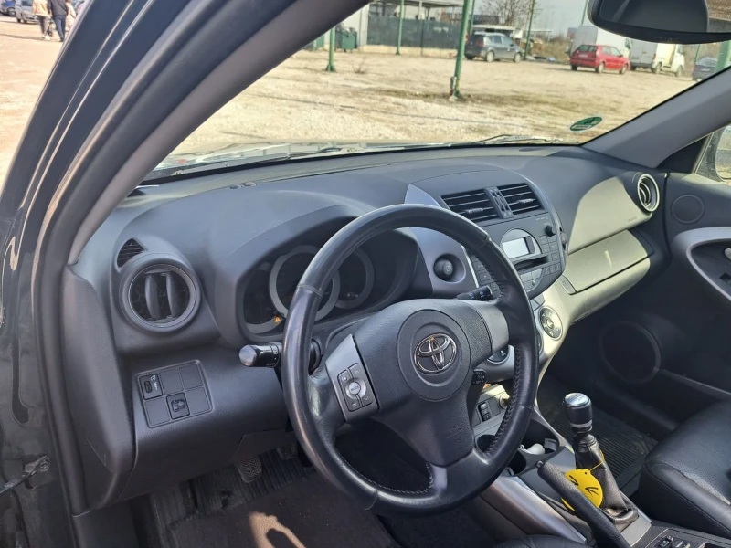 Toyota Rav4, снимка 3 - Автомобили и джипове - 49241099