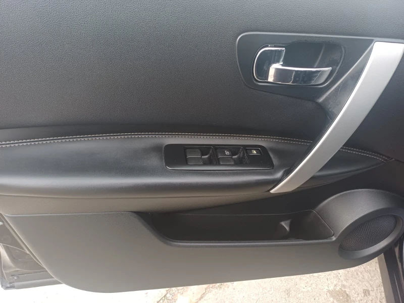 Nissan Qashqai 2.0 DCI 4x4, снимка 10 - Автомобили и джипове - 52581373