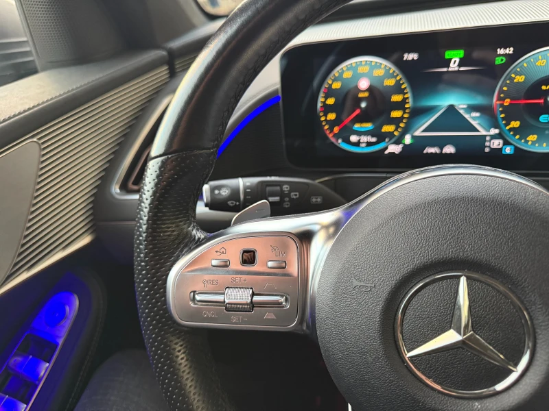 Mercedes-Benz EQC 6 МЕСЕЦА ГАРАНЦИЯ/AMG Pack 4 Matic/Всички Екстри, снимка 14 - Автомобили и джипове - 52844741