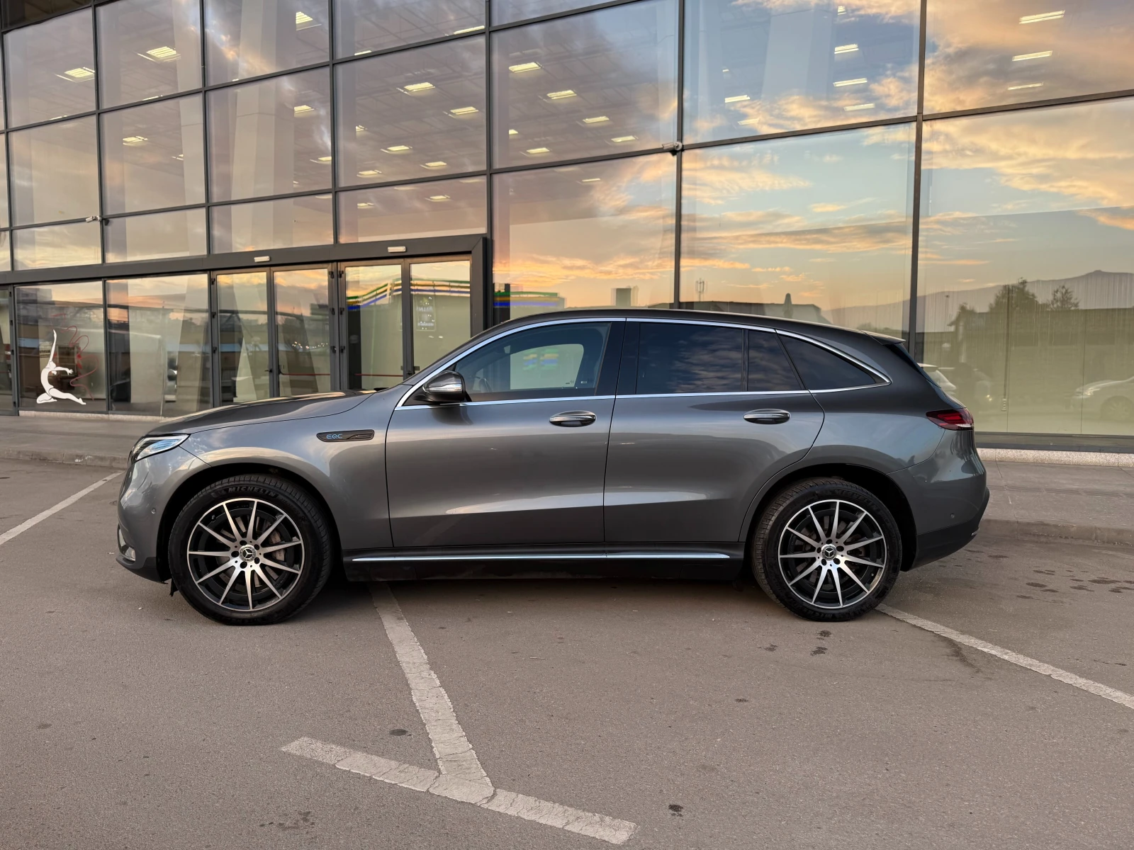 Mercedes-Benz EQC 6 МЕСЕЦА ГАРАНЦИЯ/AMG Pack 4 Matic/Всички Екстри - изображение 2