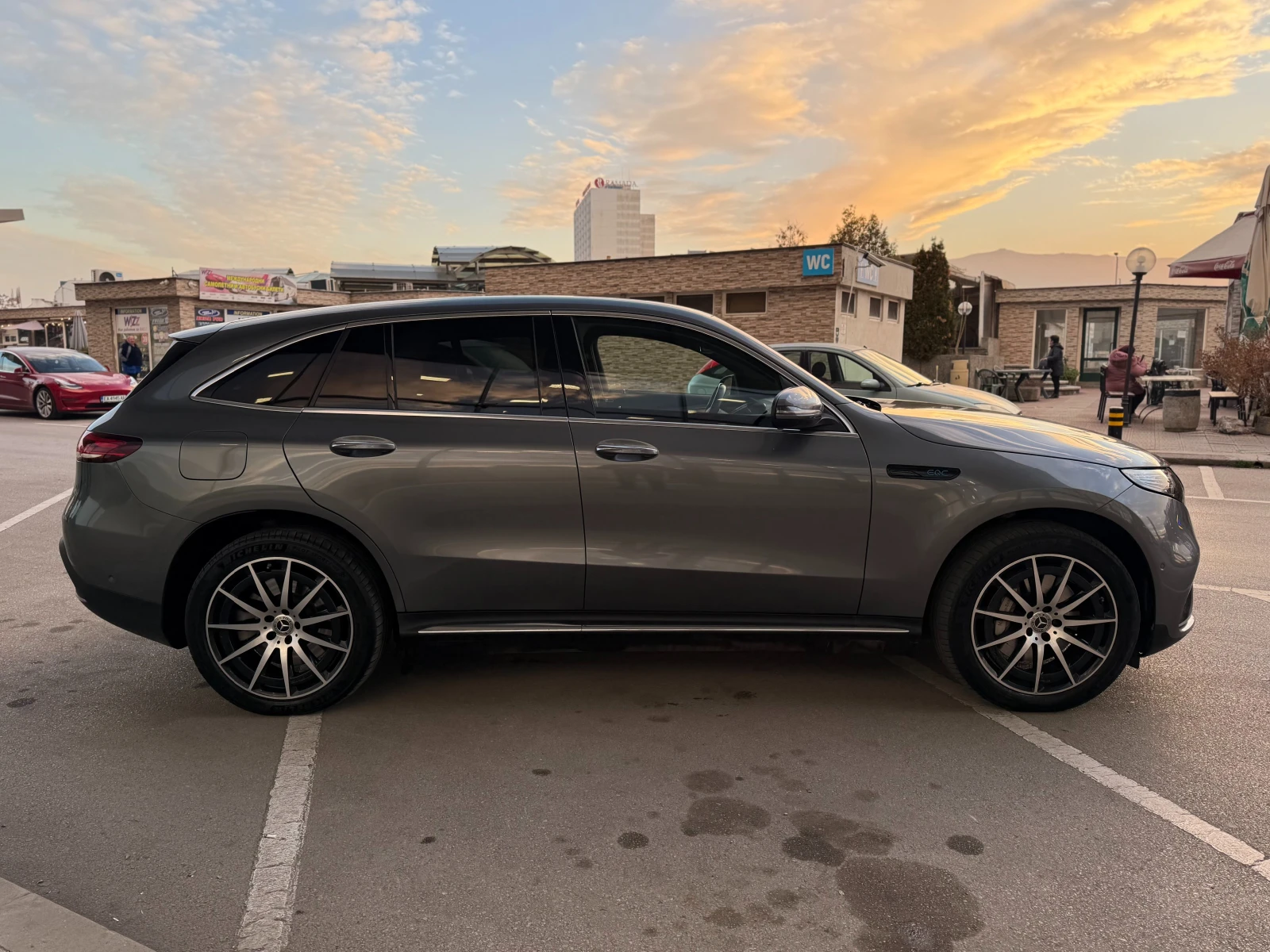 Mercedes-Benz EQC 6 МЕСЕЦА ГАРАНЦИЯ/AMG Pack 4 Matic/Всички Екстри - изображение 5