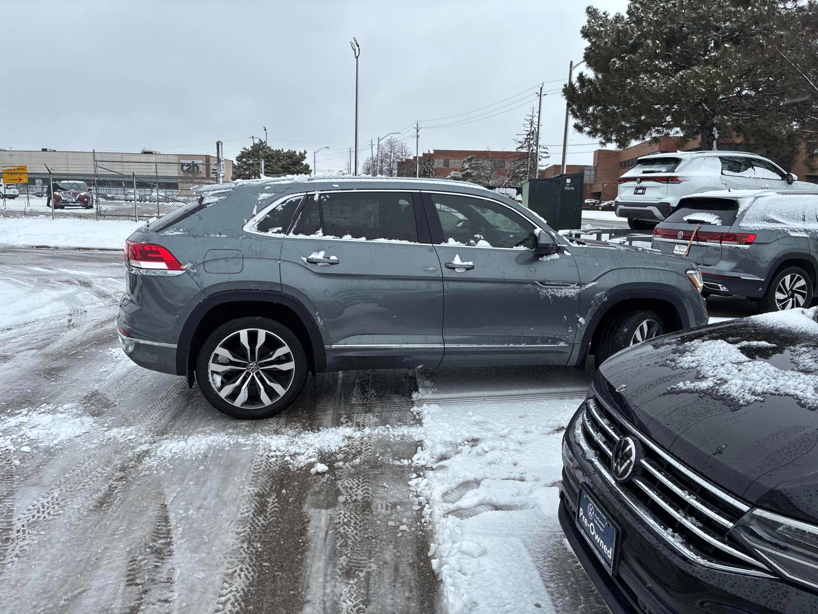 VW Atlas Cross Sport  * * CARFAX * * АВТО КРЕДИТ * * , снимка 4 - Автомобили и джипове - 53841759