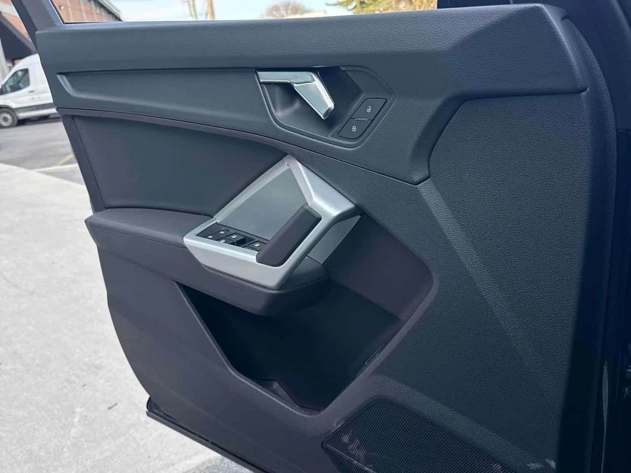 Audi Q3 Komfort| DIGITAL COCKPIT| PANO| ��������| CARFAX | Mobile.bg � ����������� 11