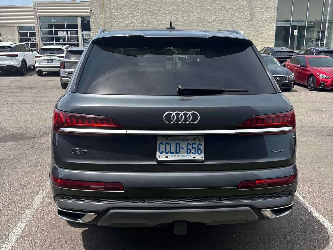 Audi Q7 Komfort  CARFAX, снимка 4 - Автомобили и джипове - 54798270
