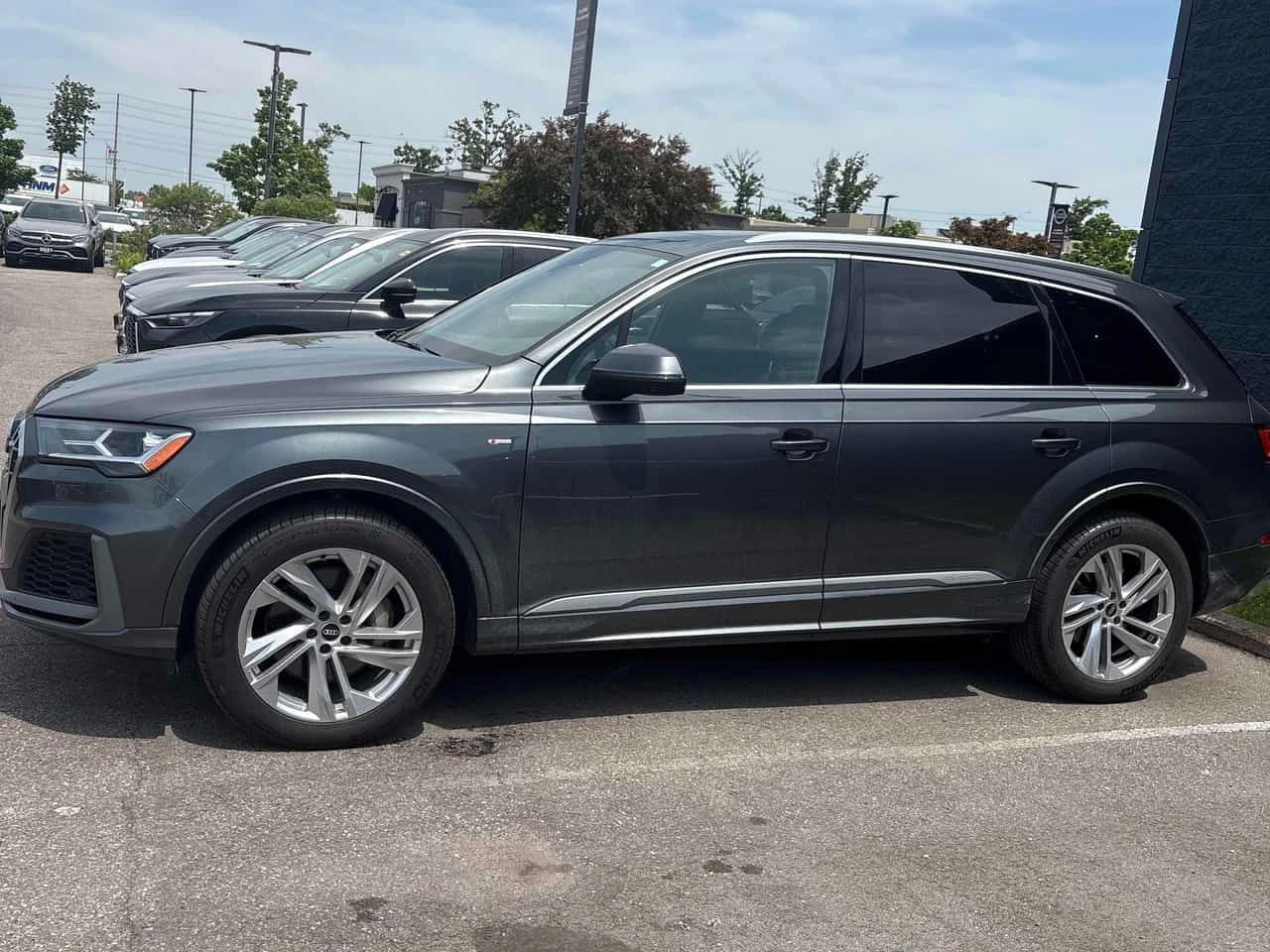 Audi Q7 Komfort  CARFAX, снимка 2 - Автомобили и джипове - 54798270